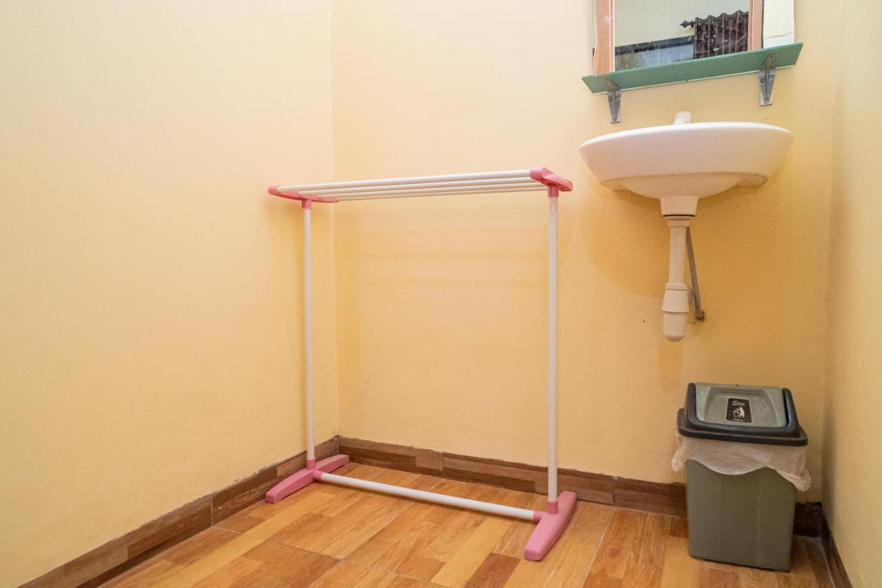 Reddoorz Syariah Near Jembatan Merah Plaza Krembangan Dış mekan fotoğraf
