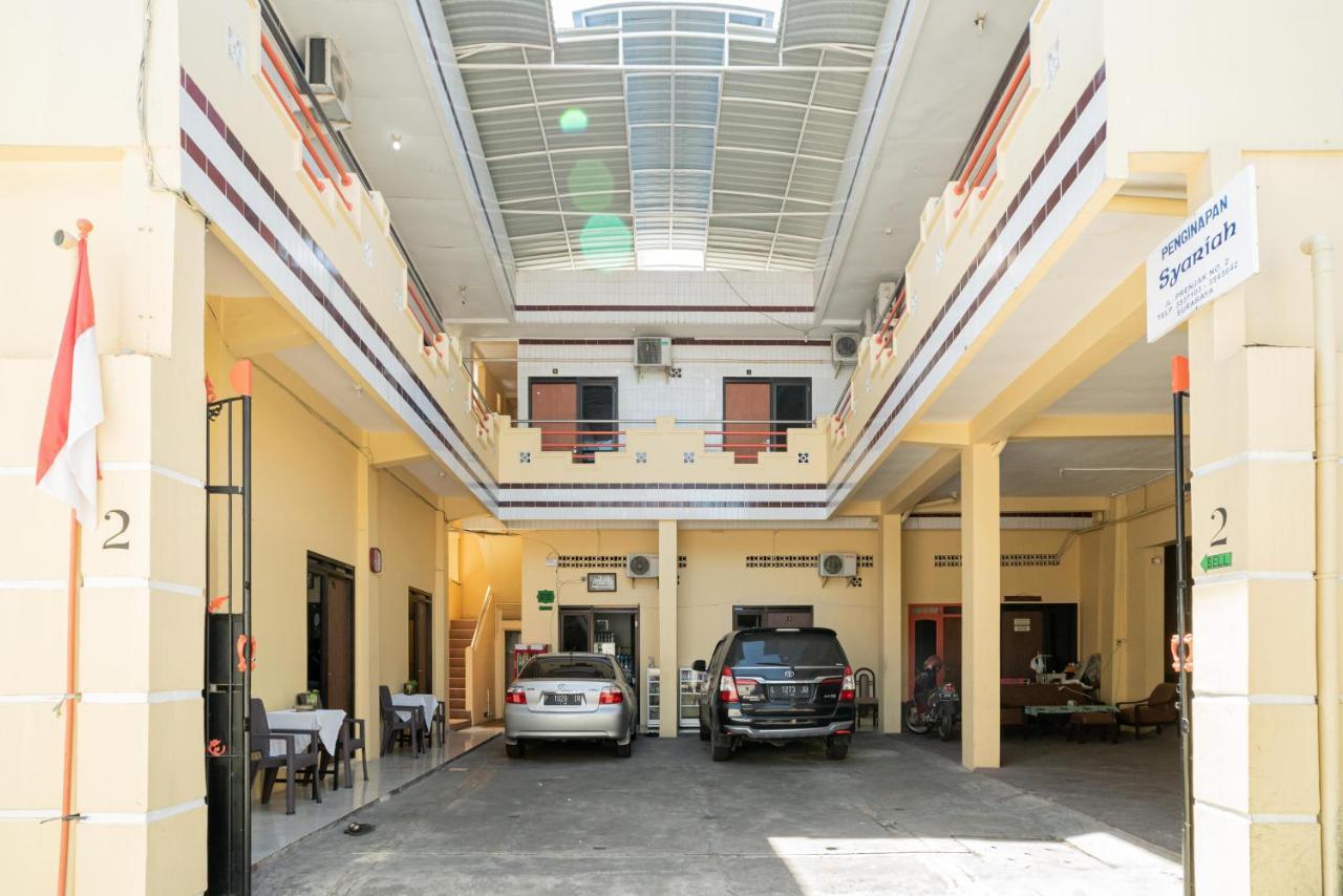 Reddoorz Syariah Near Jembatan Merah Plaza Krembangan Dış mekan fotoğraf