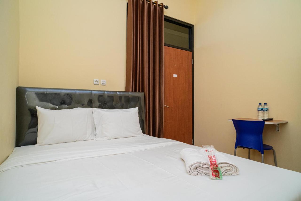 Reddoorz Syariah Near Jembatan Merah Plaza Krembangan Dış mekan fotoğraf