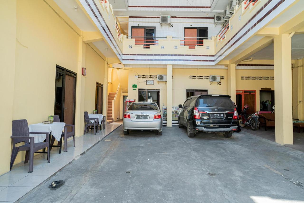 Reddoorz Syariah Near Jembatan Merah Plaza Krembangan Dış mekan fotoğraf