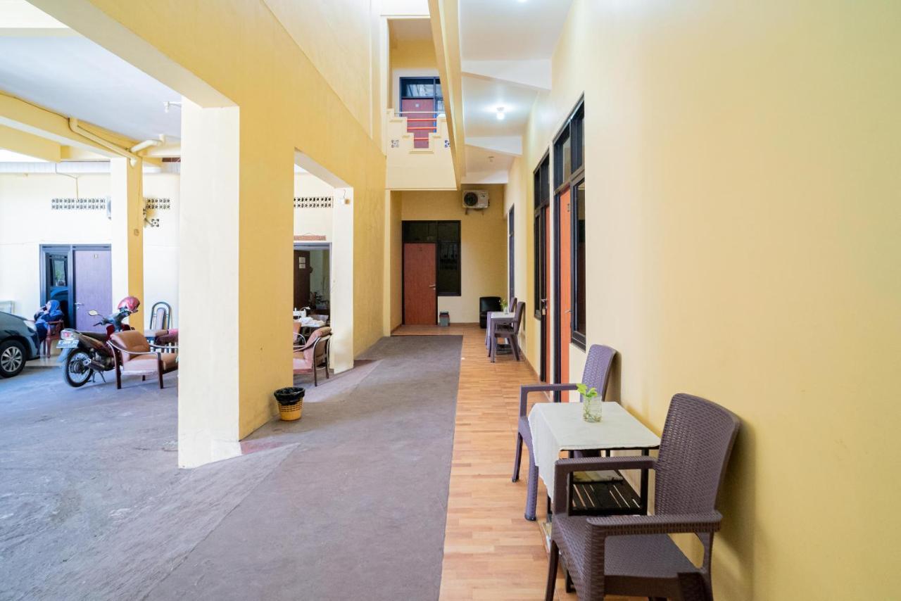 Reddoorz Syariah Near Jembatan Merah Plaza Krembangan Dış mekan fotoğraf